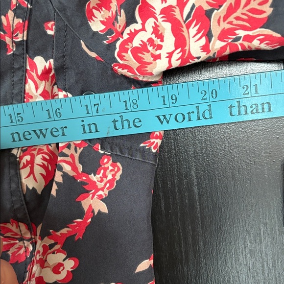 💕Boden Floral Weather Resistant Jacket. Removable Hood. Excellent Condition. M - Picture 13 of 16